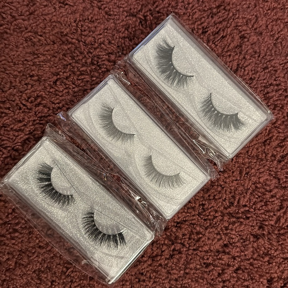 False Eyelashes - Picture 3 of 6
